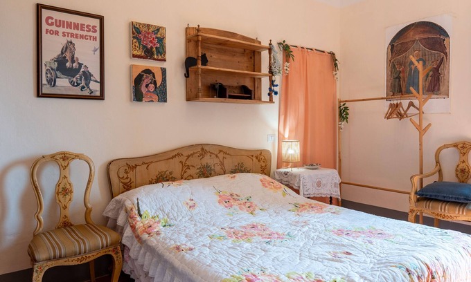 Santarello Apartment | Room 'Queen' with Balcony, Wi-Fi and Air Conditioning