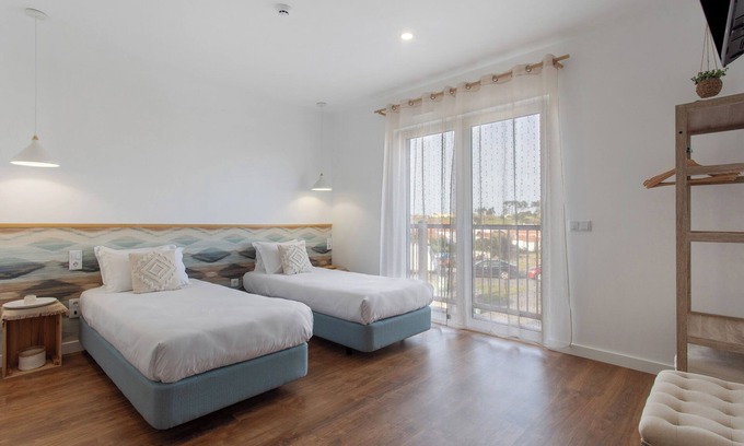 Famalicao Apartment | Room 'Quinta Dos Raposos - Suíte Água' with Shared Pool, Shared Terrace and Wi-Fi