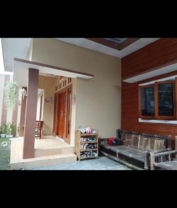 Sinduadi Bed & Breakfast | Room Rent for ladies Only at Ndalem Rumanti