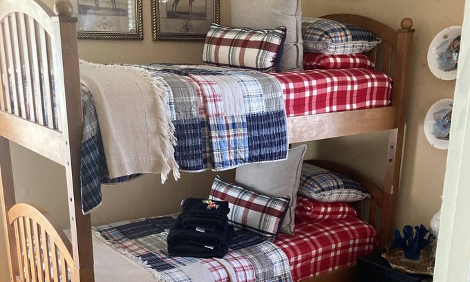 Haverford Cottage | Room rental in “cottage like” home