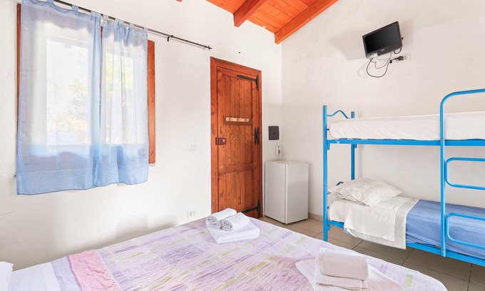 Sagama Apartment | Room 'Stanza 1' with Shared Garden, Wi-Fi and Air Conditioning