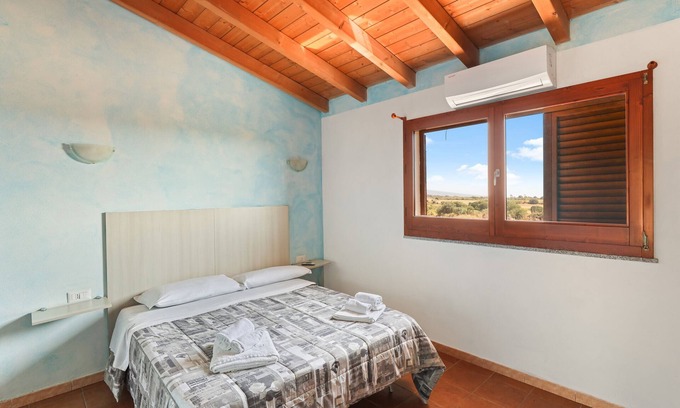 Sagama Apartment | Room 'Stanza 7' with Shared Garden, Wi-Fi and Air Conditioning