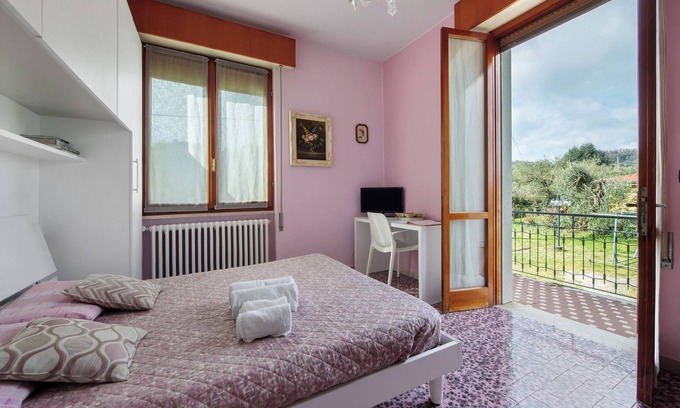 Pieve Vecchia Apartment | Room 'Swan Matrimoniale Pink' with Shared Pool, Wi-Fi and Air Conditioning