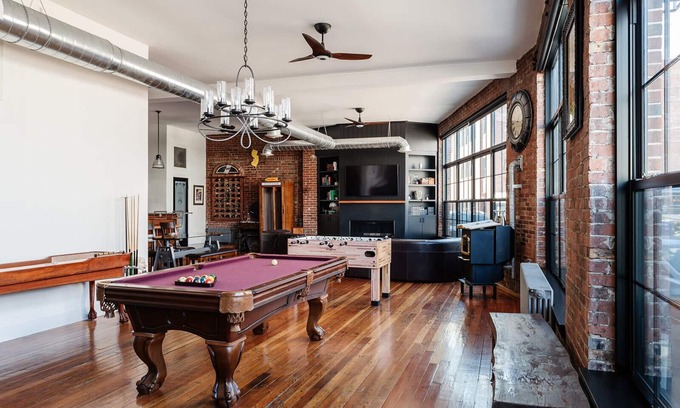 Newport Condo | Room to Breathe, Steps to Everything – Newport’s Hidden Gem