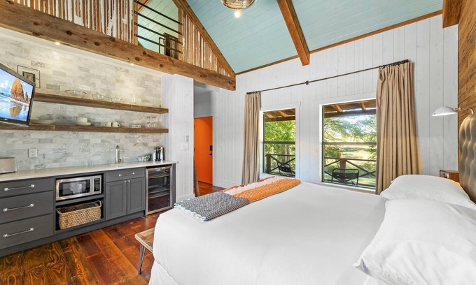 Comfort Cabin | Room with One King and Two Twin Beds, Private Patio with Creek View