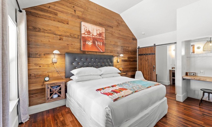 Comfort Cabin | Room with One King Bed and Shared Patio
