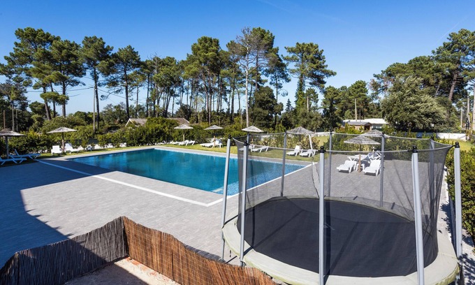Quintola da Maca Apartment | Room with private bathroom and balcony at Casa das Vinhas in Sesimbra