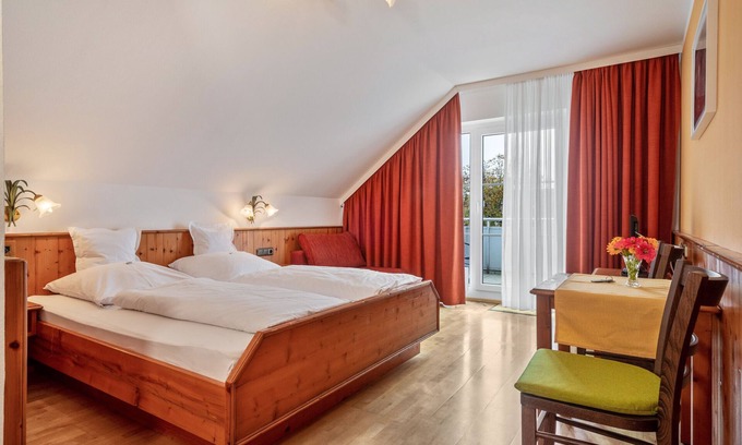 Nonnenhorn Apartment | Room 'Zimmer 1' with Lake View, Balcony and Wi-Fi