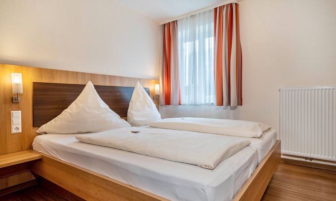 Ebenweiler Apartment | Room 'Zimmer 10' with Shared Terrace, Shared Garden and Wi-Fi