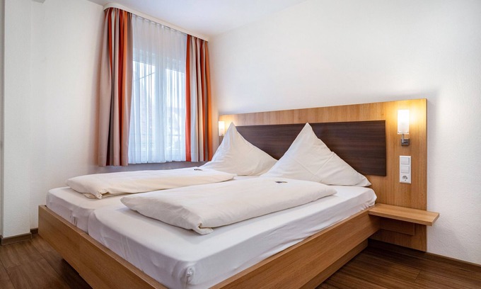 Ebenweiler Apartment | Room 'Zimmer 11' with Shared Terrace, Shared Garden and Wi-Fi