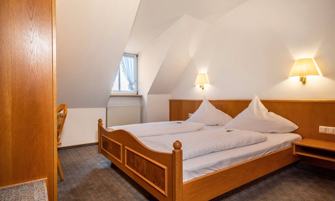 Ebenweiler Apartment | Room 'Zimmer 5' with Shared Terrace, Shared Garden and Wi-Fi
