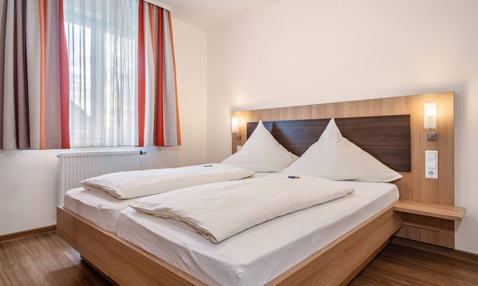 Ebenweiler Apartment | Room 'Zimmer 9' with Shared Terrace, Shared Garden and Wi-Fi