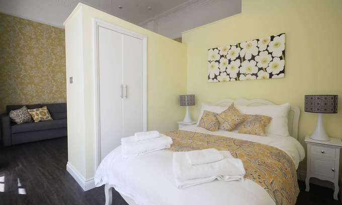 Plymouth Apartment | RoomApart studio sleeps 2-4 on the ground floor