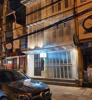 Ratchaprasong Bed & Breakfast | Roompini