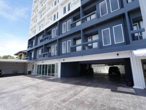 Chom Phon Hotel | RoomQuest IT Square Don Mueang Airport