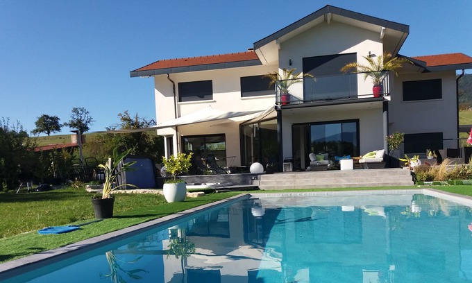 Fillinges House | Rooms, Fillinges, Heated swimming pool, Spa, 10 people, airHockey, billiards, bbq