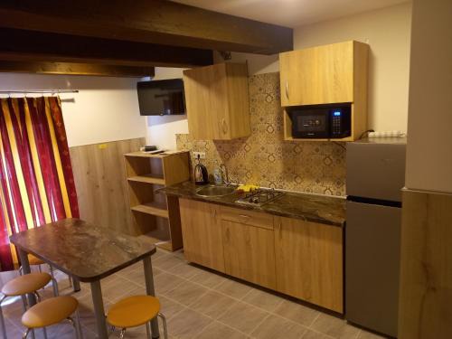Piniava Hostel | ROOMS FOR RENT