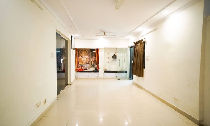 East of Kailash Hotel | Roomshala 011 Hotel Oscar