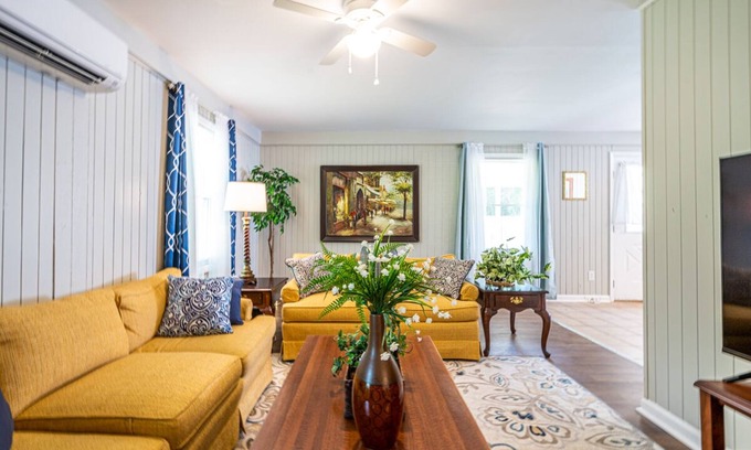 Madison House | Roomy and comfortable space to relax in privacy.