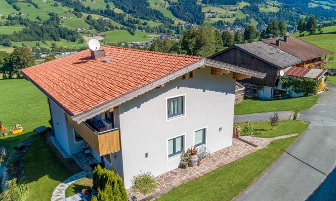 Brixen im Thale Apartment | Roomy apartment next to a beautiful winter hiking trail