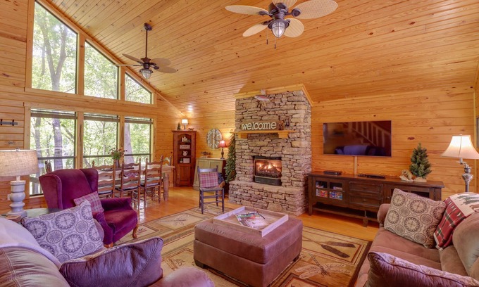Mountain View Cabin | Roomy Riverfront 'Trout Valley Cabin' w/Porch!