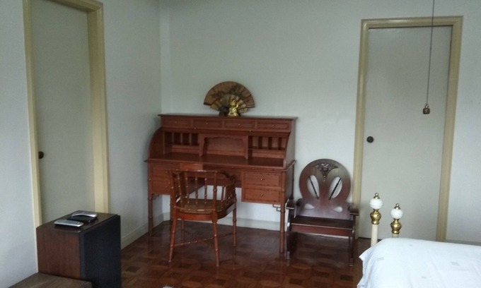 Quezon City House | Roosevelt Avenue Penthouse (5 Bedrooms 5 Bathrooms)