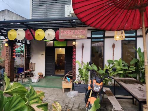 Wat Ket House | Rooster House Chiang Mai