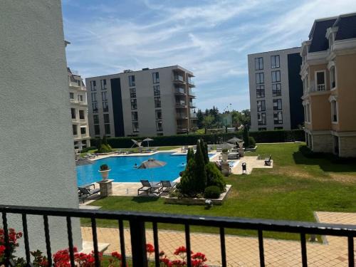 Saints Constantine and Helena Apartment | Rosie's Cozy Bright Apartment Summer Paradise