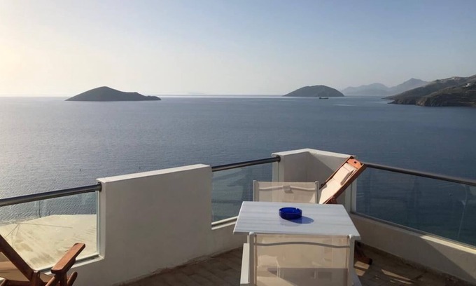 Leros Apartment | Rosa's Treasure Right in the Heart of Leros Very Close to the Beaches