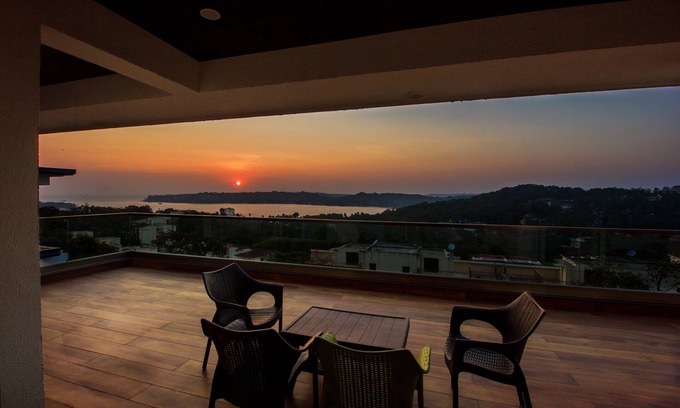 Alto de Porvorim Hotel | ROSASTAYS North Goa Rosa Kuber Mandovi
