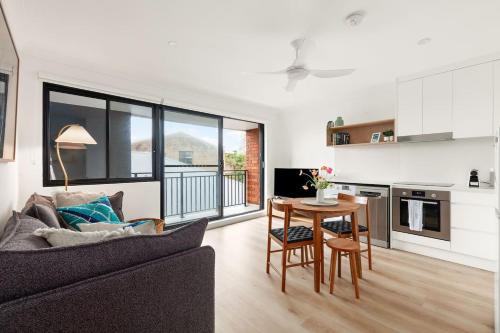 Rose Bay Apartment | Rose Bay Horizon - Breezy Living near Beach & Ferry