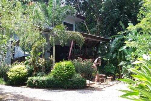 Ko Chang House | Rose-Bud Cottage