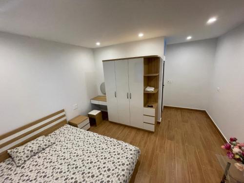 Hanoi Apartment | Rose by the Lake 2