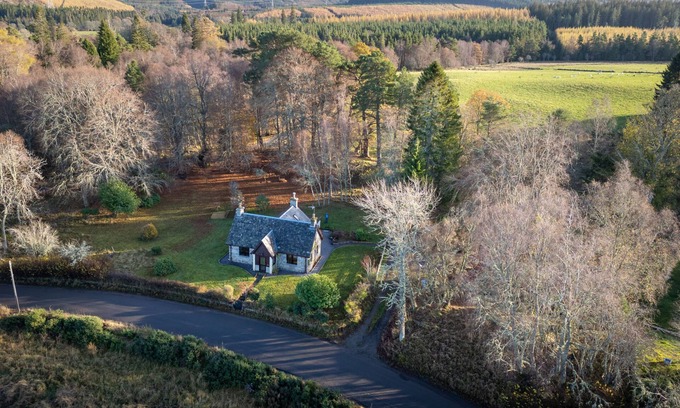 Inverarnie House | Rose Cottage by Interhome