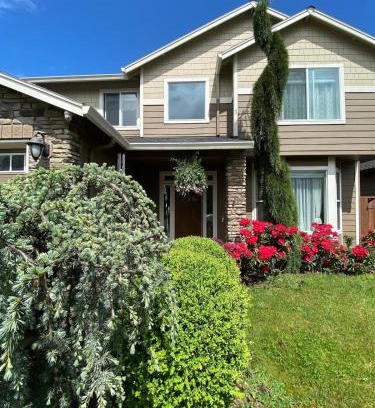 Vancouver House | Rose Garden Family Stay