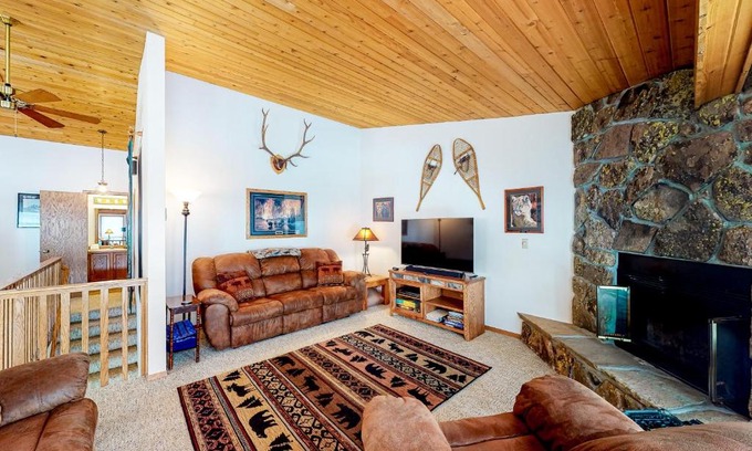 Big Sky Hotel | Rose Hip Delight