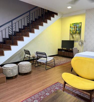 Sekudai House | Rose & Ross Homestay Taman Mutiara Rini