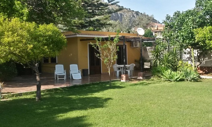 Mondello Apartment | Rose's cottage (very close to the sea)
