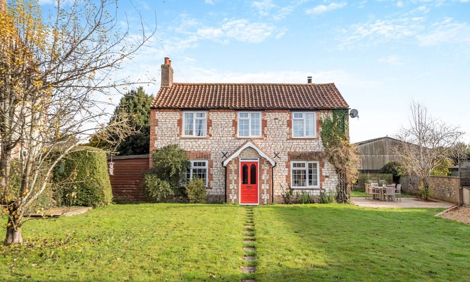 Docking House | Rosehill House - Three Bedroom House, Sleeps 6