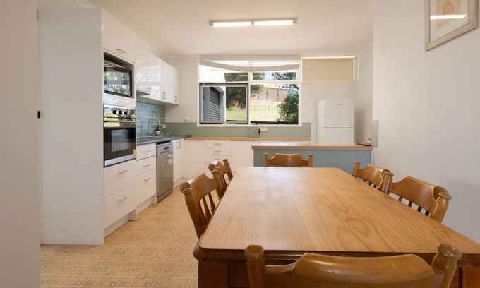 Warrnambool House | Rosella Perch