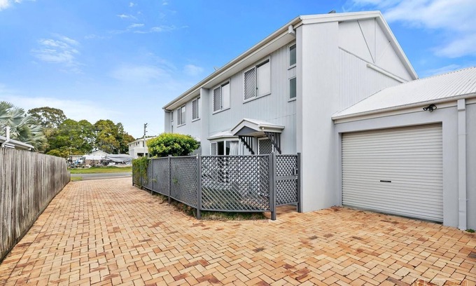 Bongaree House | Rosella Rise!