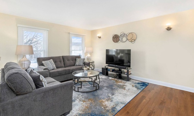 Roselle House | Roselle Rental