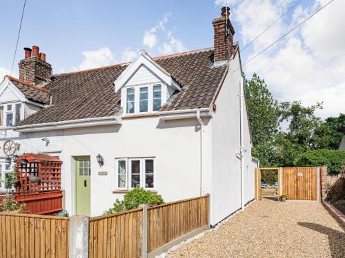 Hickling House | Rosemary Cottage