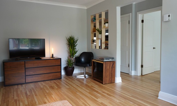 Parc Molson Apartment | ROSEMONT: Nice apartment 2 steps from Molson Park!