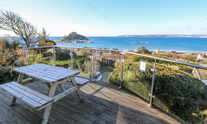 Marazion Cottage | ROSEMOUNT, pet friendly, character holiday cottage in Marazion