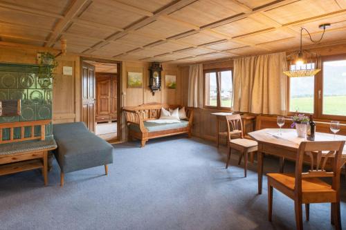 Schwarzenberg Apartment | Rosenhaus-3