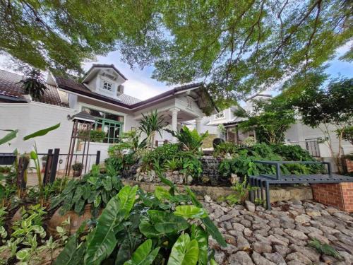 Huai Yai Resort | Rosie Garden & Home