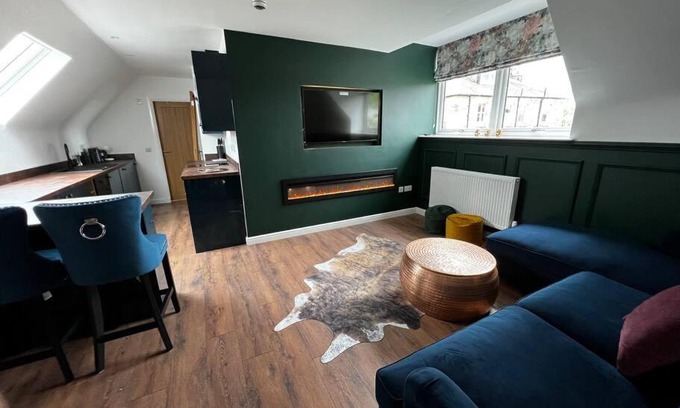 Roslin Apartment | Roslin Templar loft