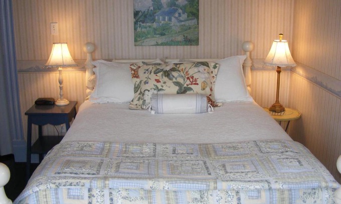 Harbour Grace Bed & Breakfast | Rothesay House Heritage Inn B&B