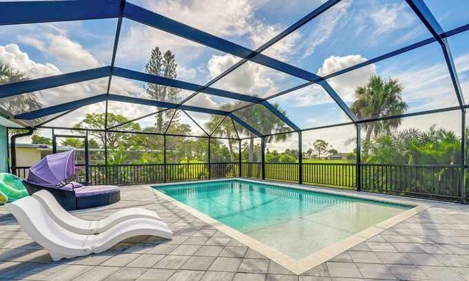 Pebble Beach House | Rotonda West Gem: Screened Lanai, 4 Mi to Beaches!